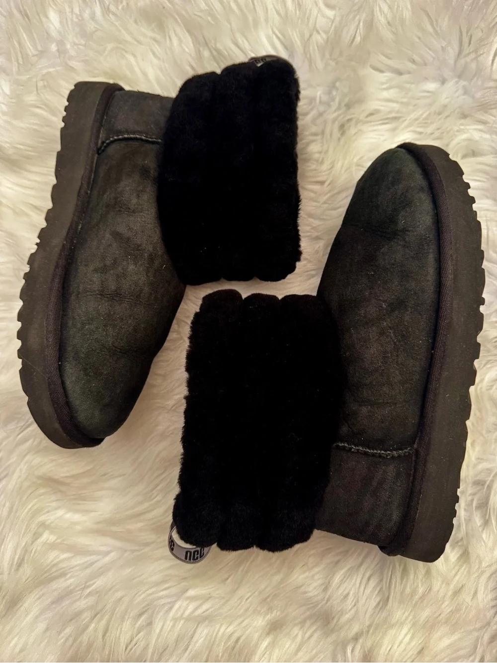 UGG Classic Mini Fluff Quilted Womens Sz 9 Black Suede Shearling Cuff EUC